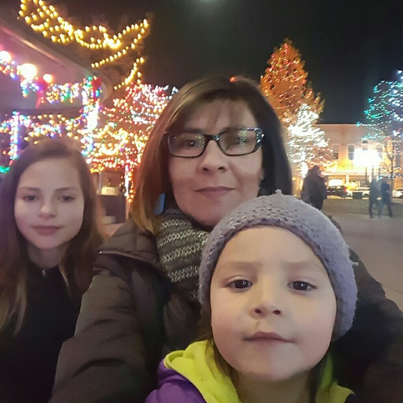 Meet your Posher, Sharon - Picture 3 of 4